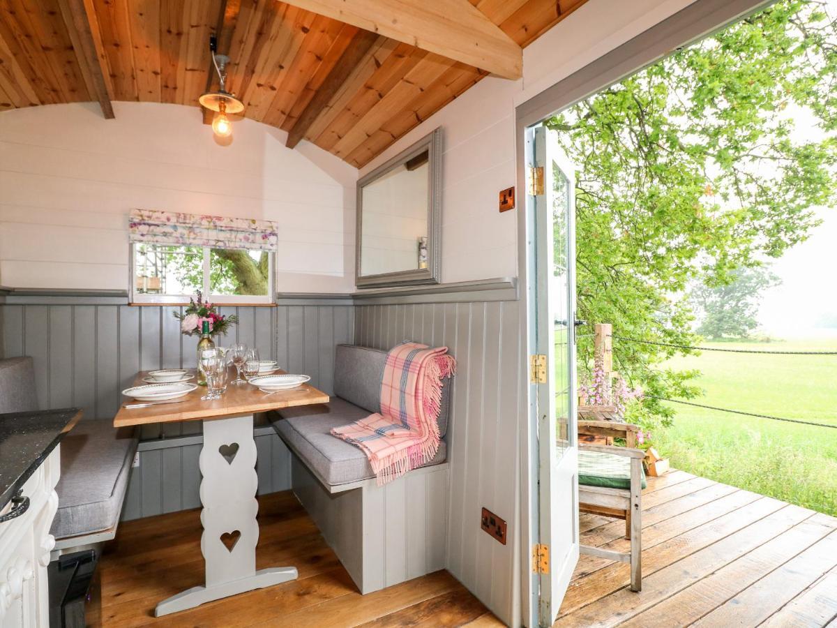 The Lazy Mare By The Water Villa Rugeley Exteriör bild